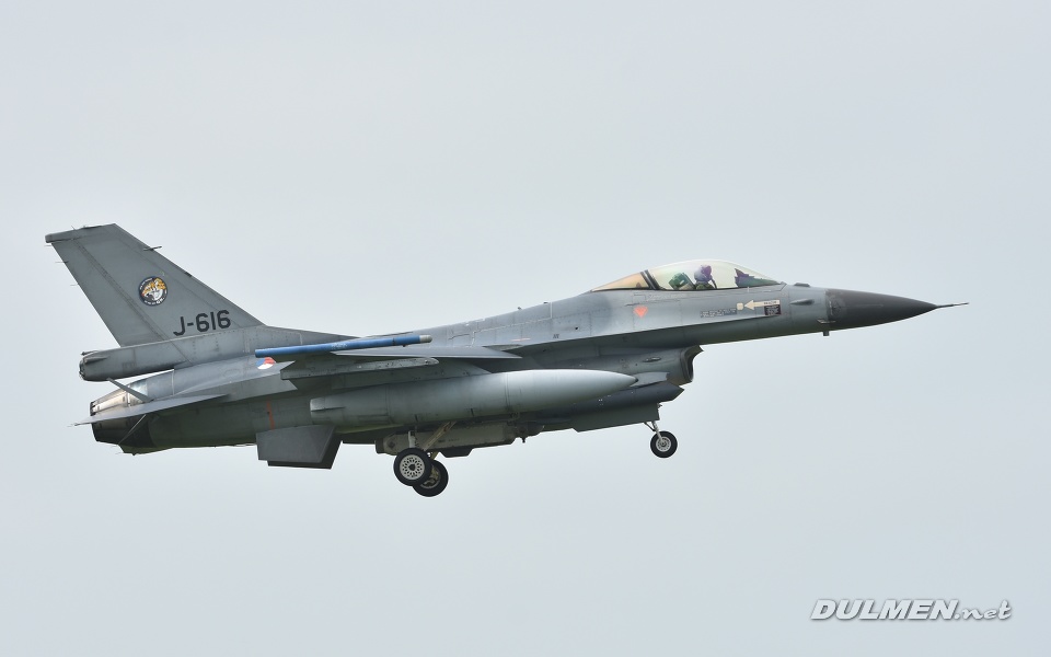 F-16AM J-616 322sqn (313 badge)